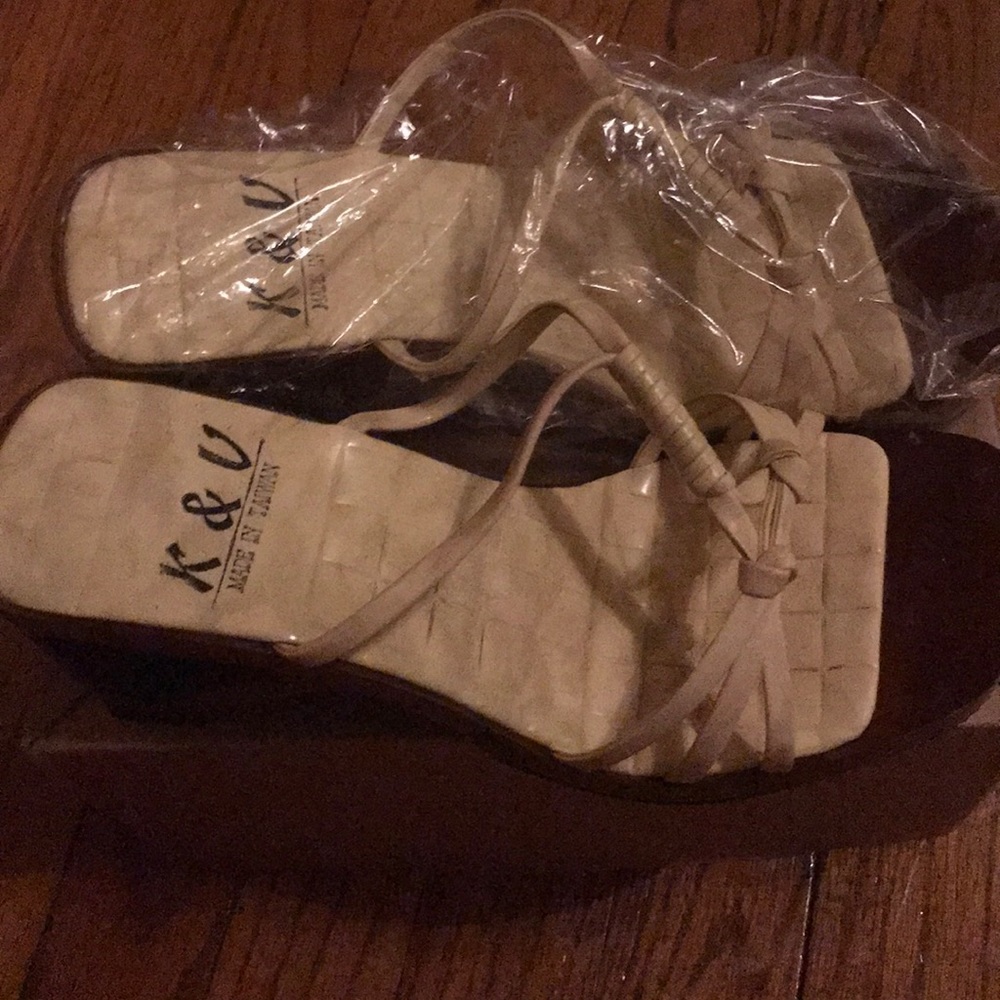 Lady shoes brown and beige